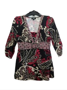 AGB Floral Blouse Medium Red Black White Empire Waist V Neck Flitted Sleeve